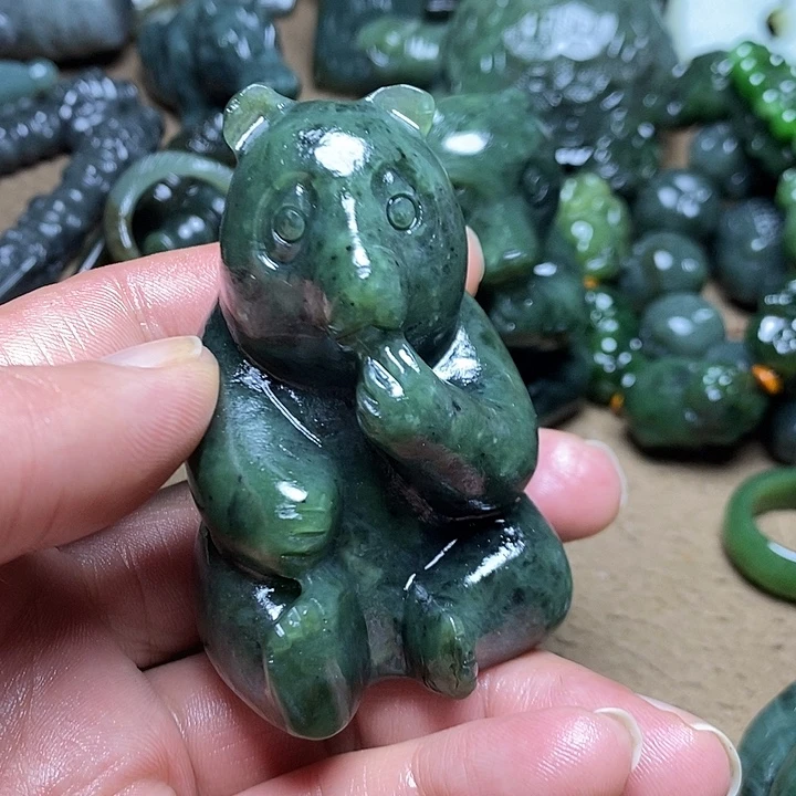 玉***光和田玉未镶嵌颈饰