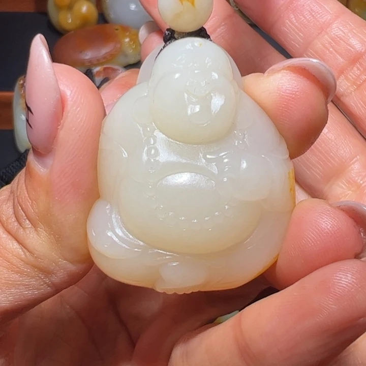 无***相和田玉未镶嵌颈饰