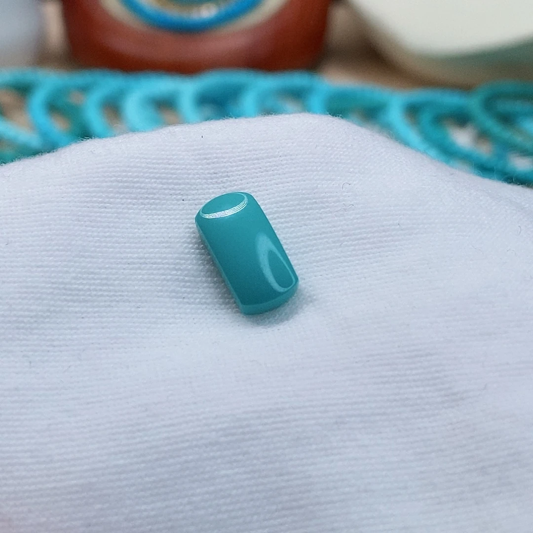 王***4绿松石未镶嵌高瓷蓝绿马鞍戒面