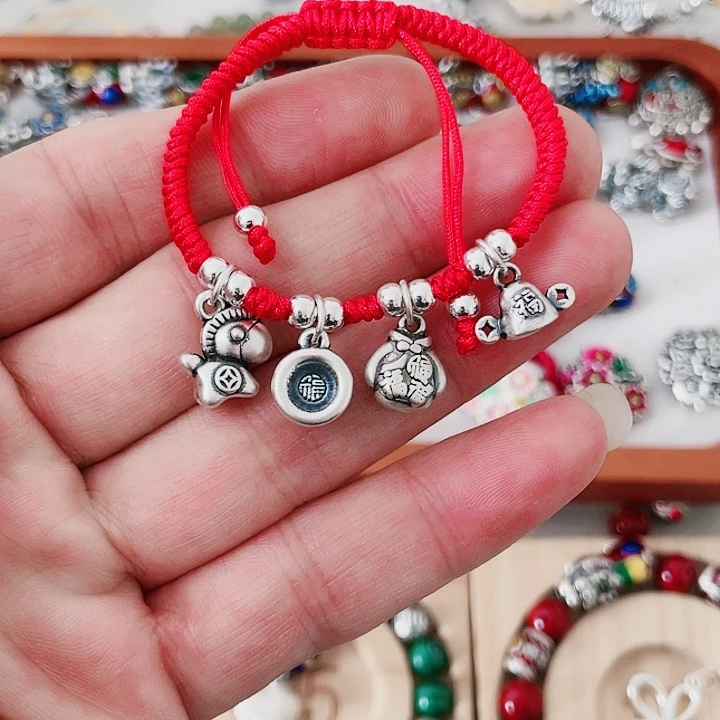 珐琅吊坠足银衣食无忧