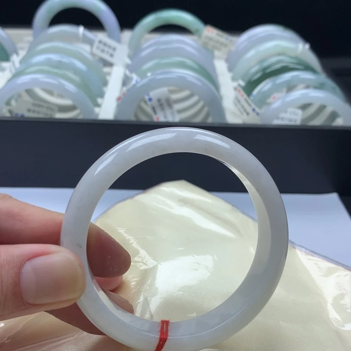 翡翠未镶嵌手镯56圈