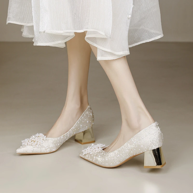 高跟礼服鞋不累脚单鞋粗跟珍珠宴会可穿大码法式气质百搭高级感水