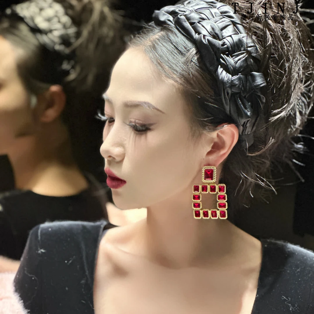 铜合金耳饰 【罗马假日】高级感满钻定制款耳饰轻奢重工耳环