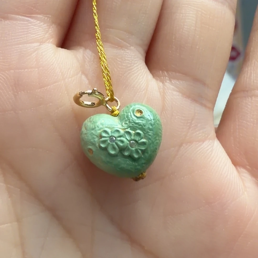 绿松石未镶嵌颈饰