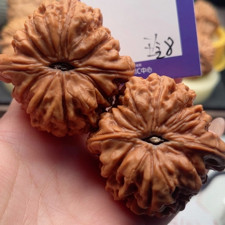 吊坠文玩核桃用****9文玩核桃8
