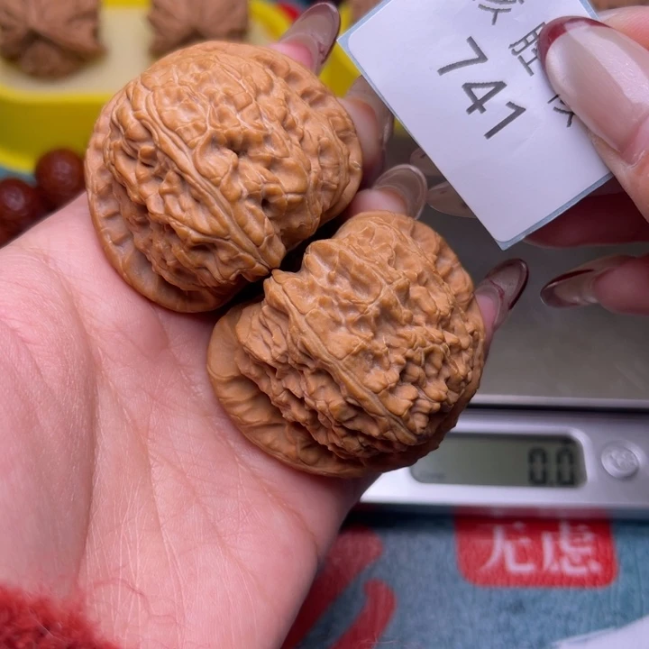 把件文玩核桃闷白44.741