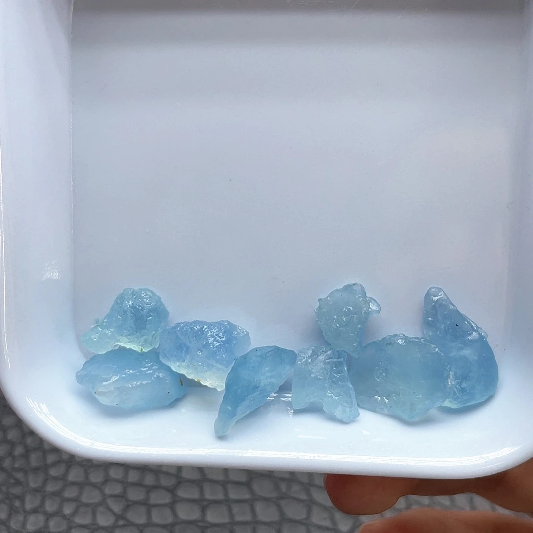 水晶未镶嵌珠宝半成品52海蓝宝碎石