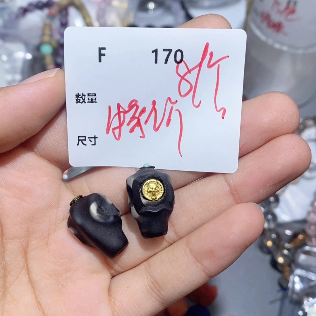 王***爆椰蒂吊坠F170。一个