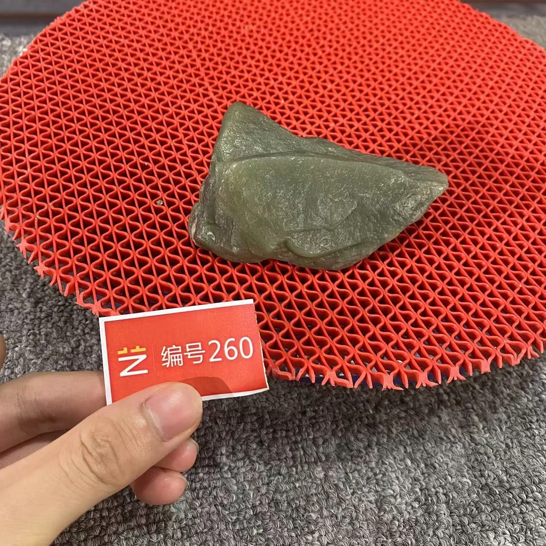 新疆玉料原石发一件编号260