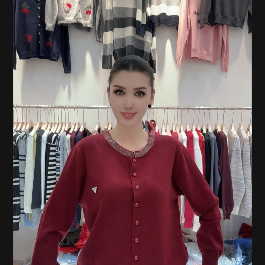 洋气女款针织衫金色logo上衣气质复古秋装