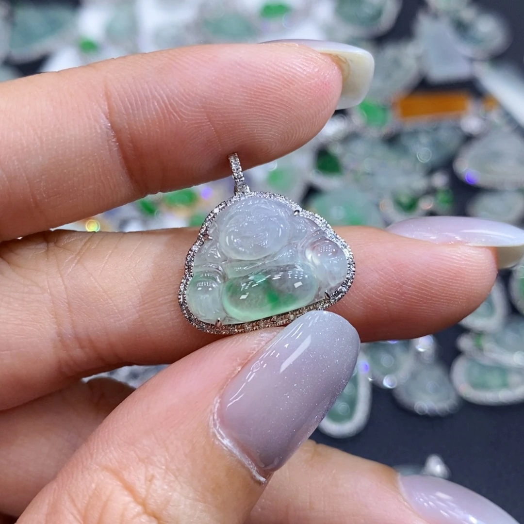颈饰18K金镶嵌翡翠