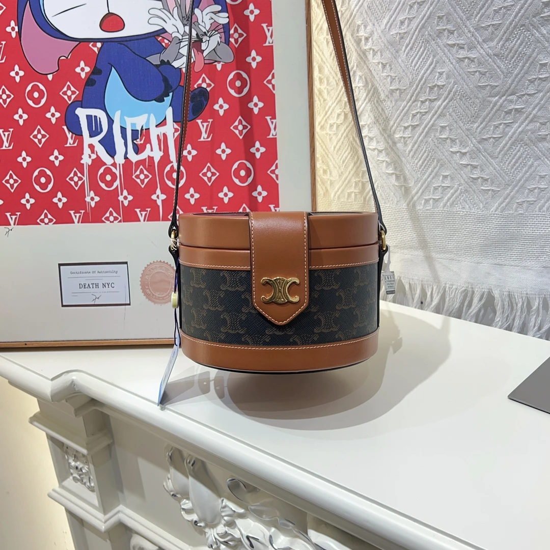 95新 Celine/思琳 celine赛琳新款圆饼盒子包a7427
