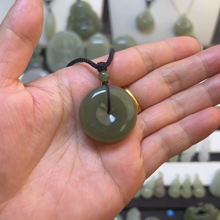 和田玉未镶嵌吊坠(不含链)666