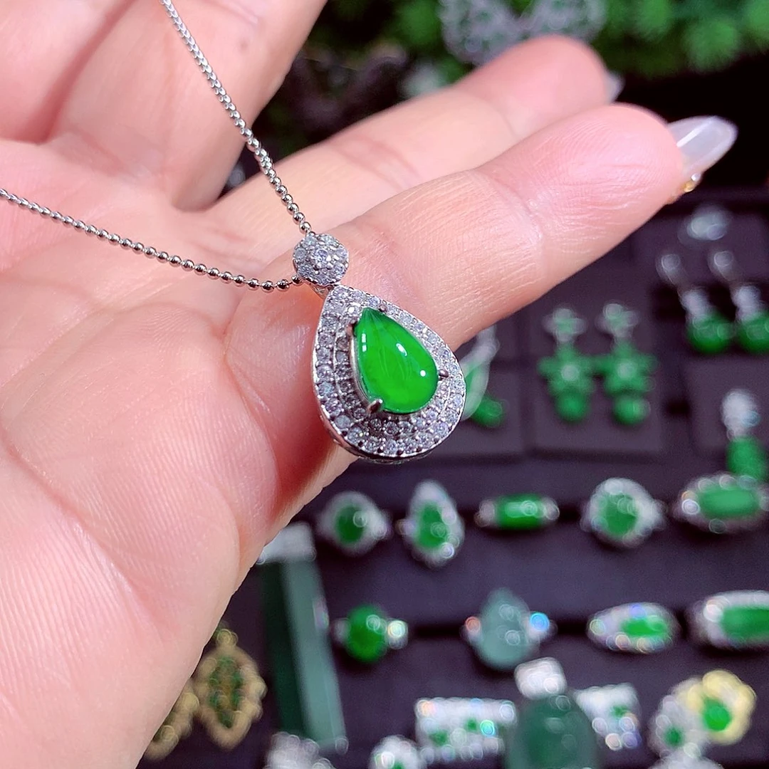 颈饰未镶嵌翡翠天然