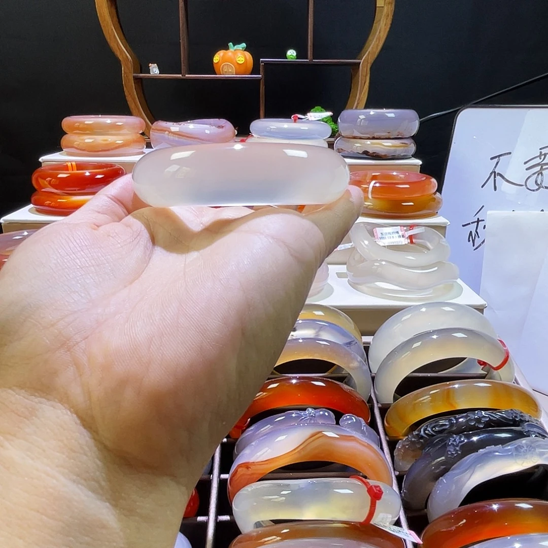 妍***崽手镯玛瑙/玉髓未镶嵌