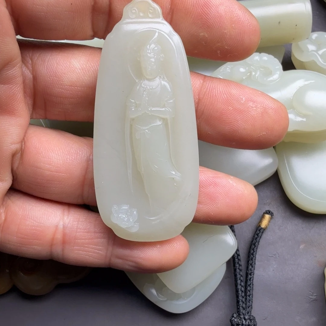 和田玉未镶嵌颈饰