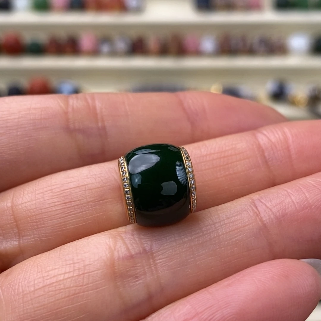 和田玉18K金镶嵌颈饰