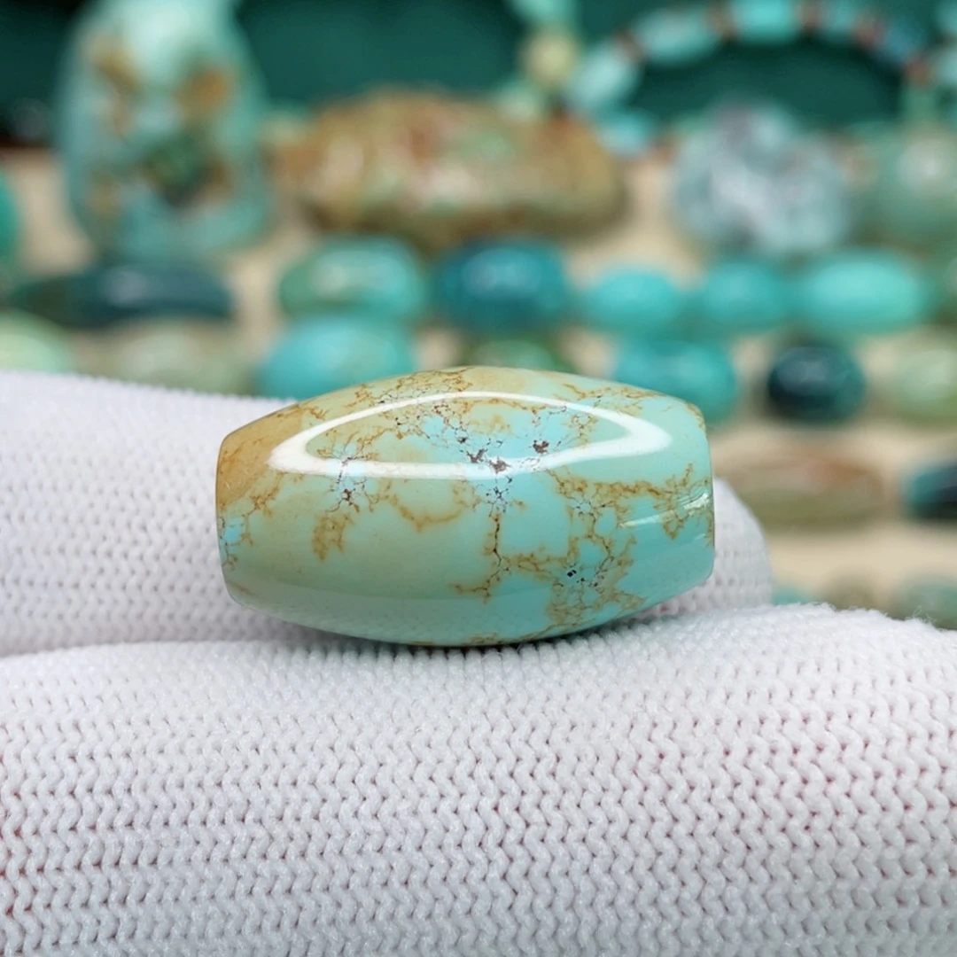 未镶嵌绿松石颈饰