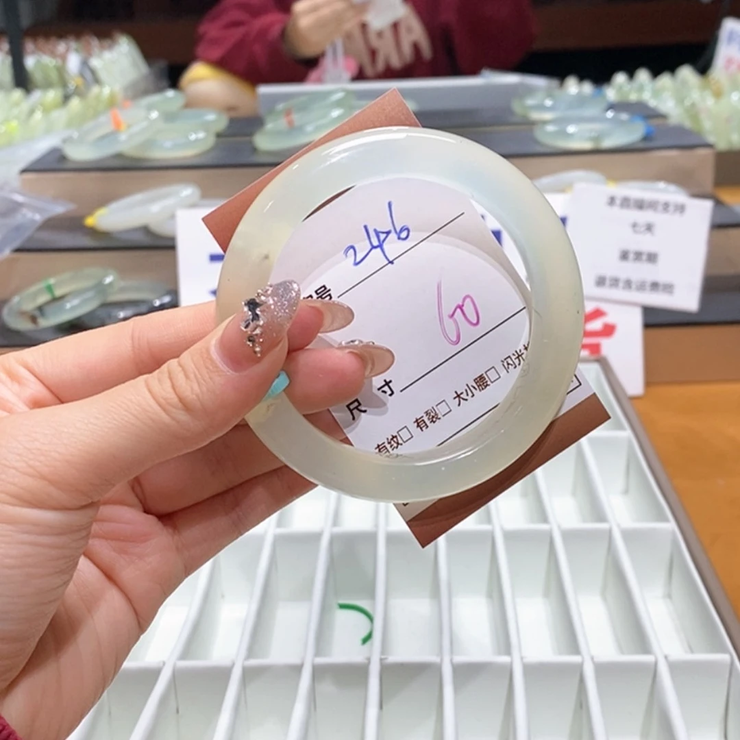【闪购商品】岫玉手镯未镶嵌天然