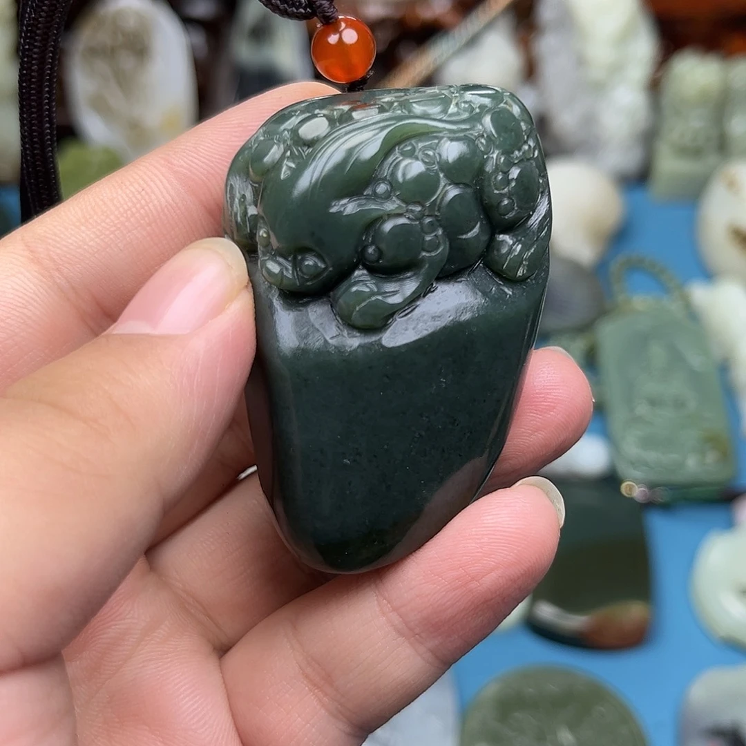 和田玉未镶嵌颈饰