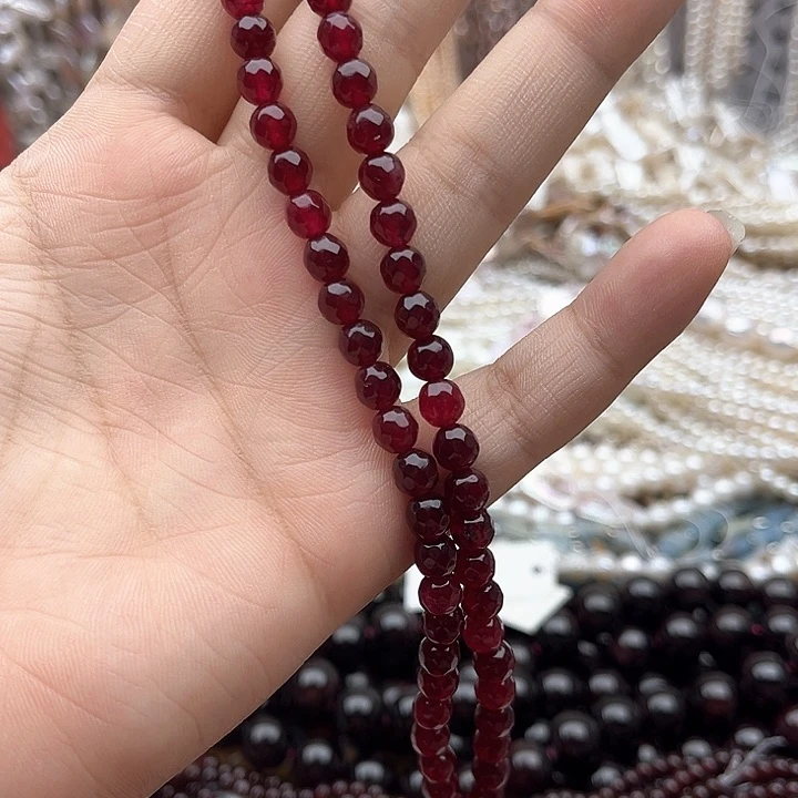 未镶嵌玛瑙/玉髓珠宝半成品一条6mm左右红宝刻面