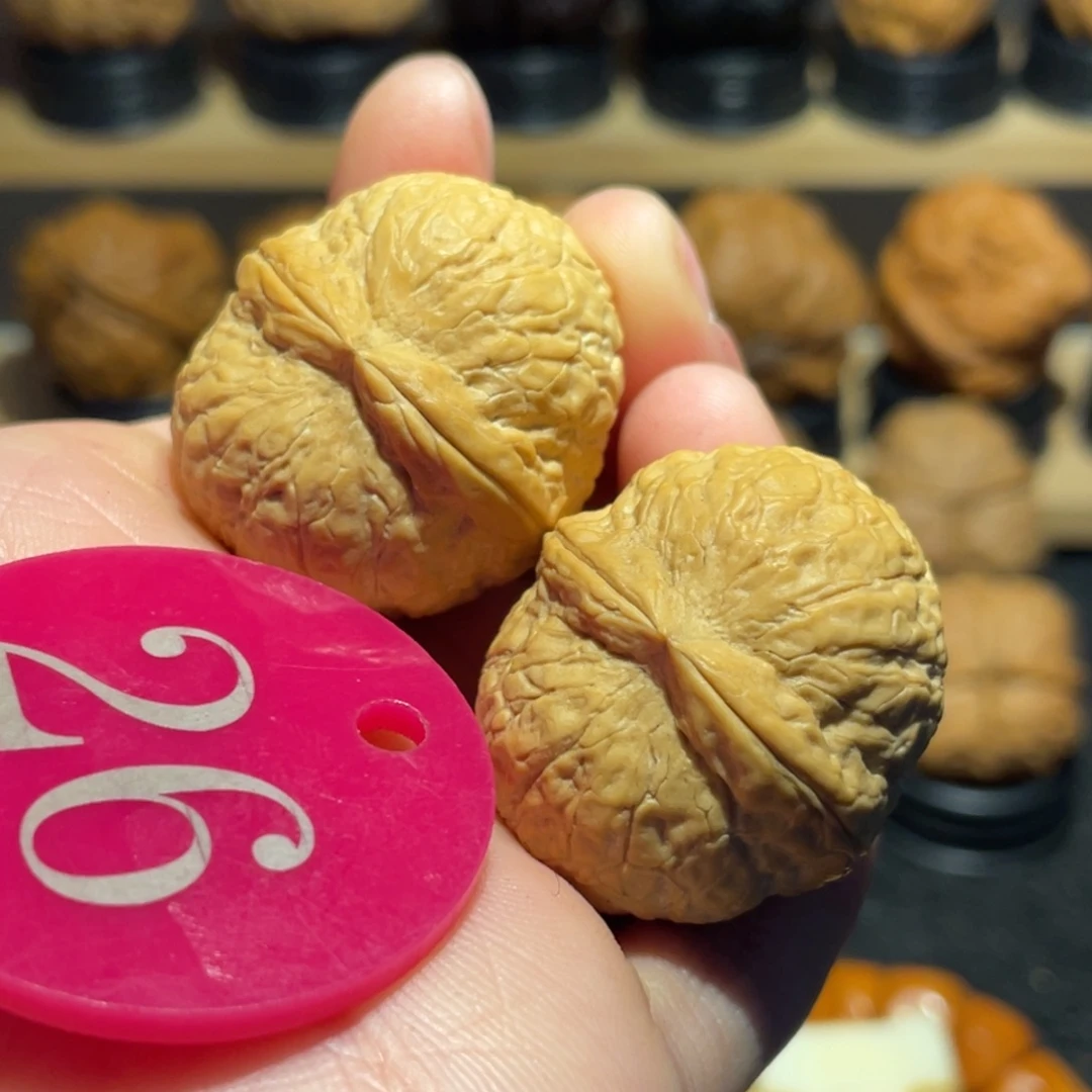 滴溜圆核桃31。