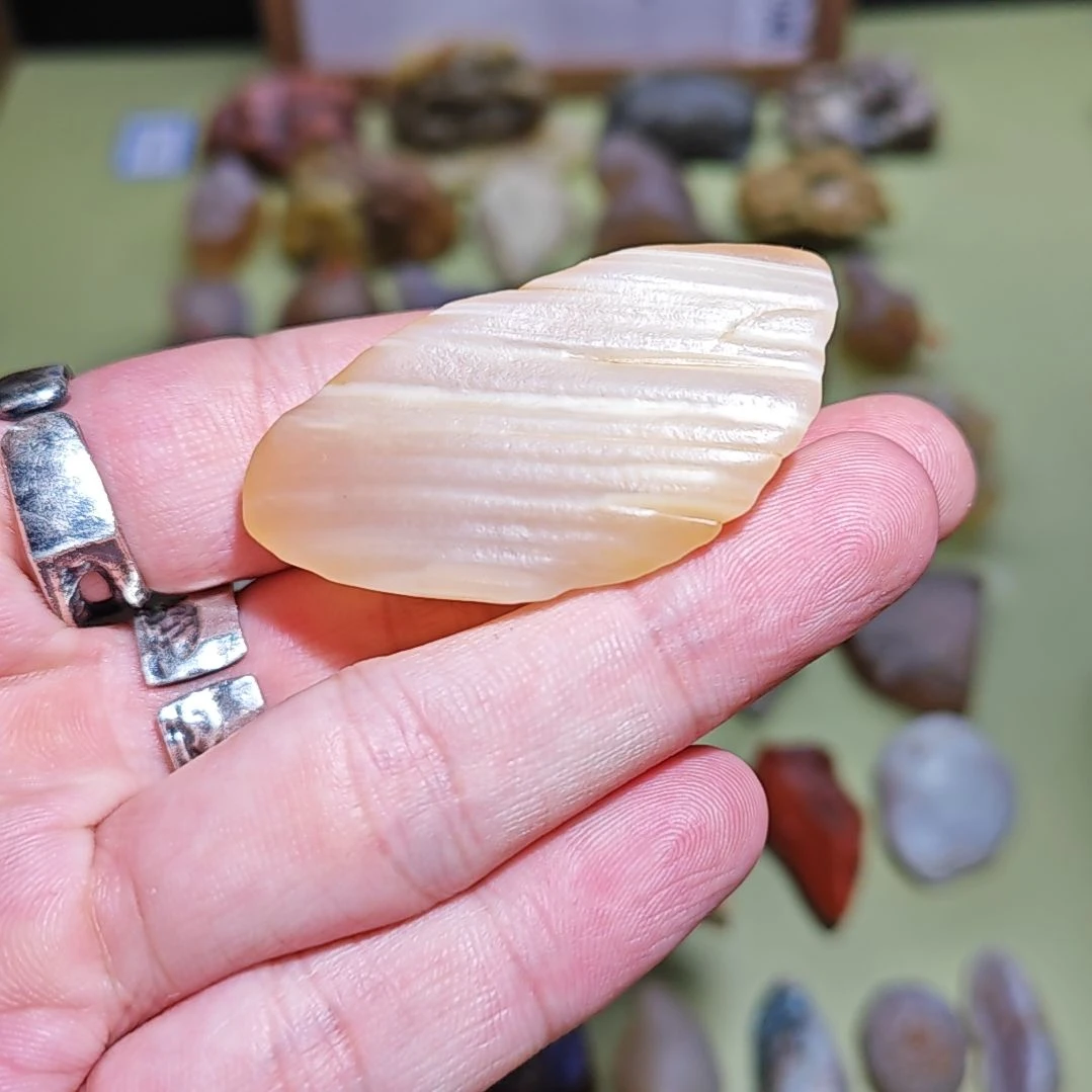 石材戈壁石手把件摆件