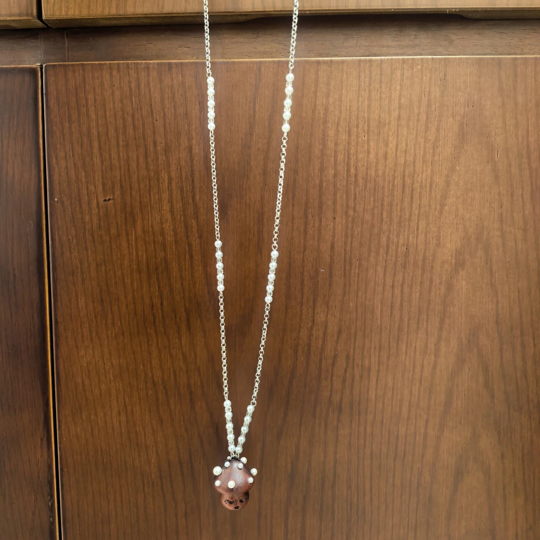 B587木质小蘑菇串珠水水项链