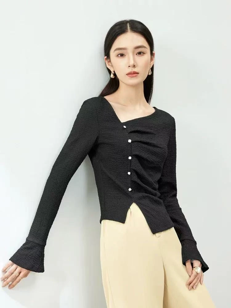 2025年长袖女打底衫时尚洋气小衫新款显瘦气质百搭设计感上衣