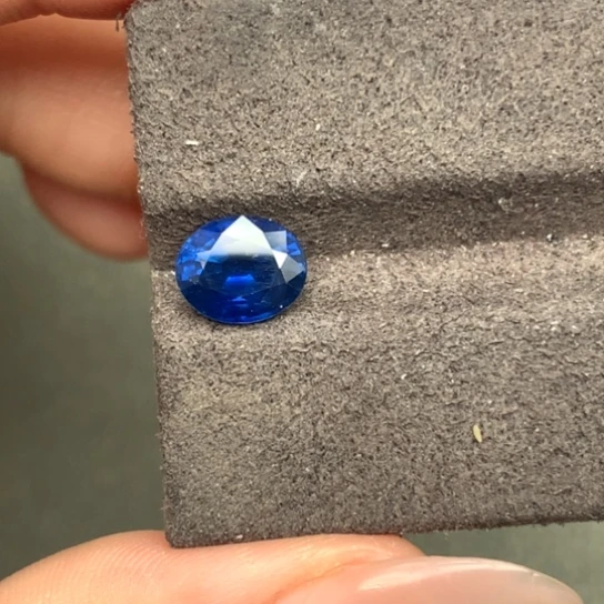 裸石蓝宝石天然皇家蓝1.76ct吉尔德