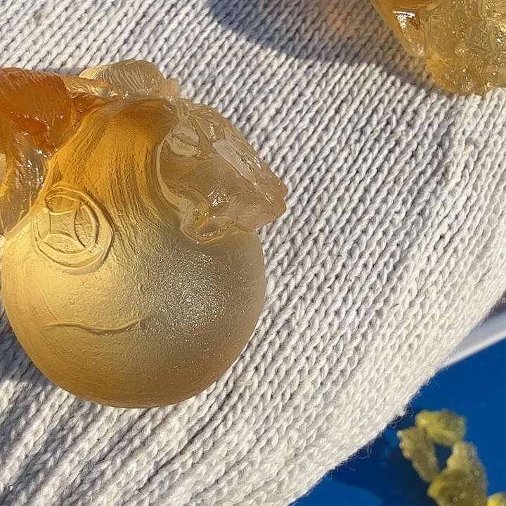 格***房水晶未镶嵌车挂水晶