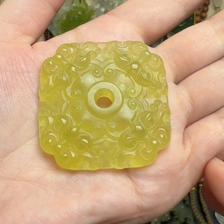 未镶嵌蛇纹石玉颈饰