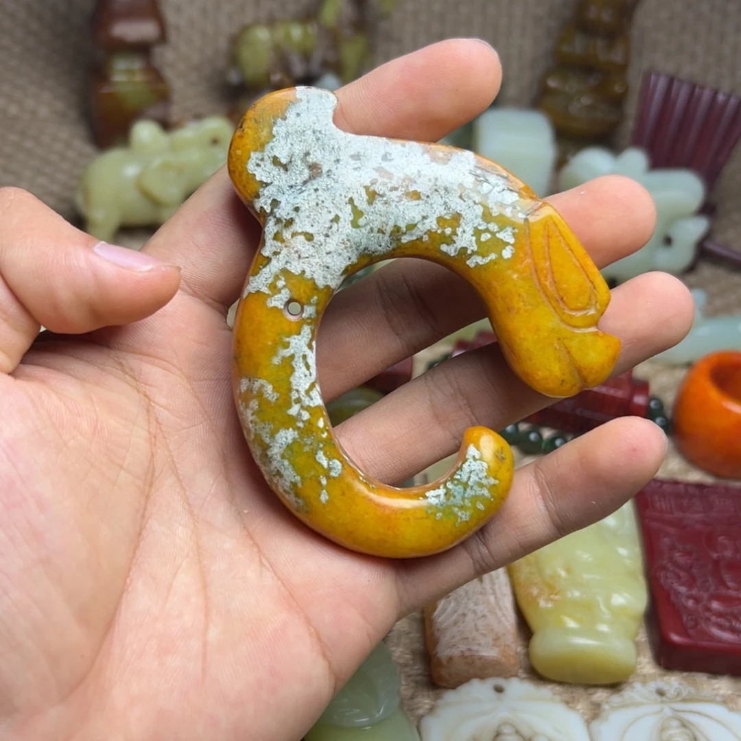 未镶嵌蛇纹石玉颈饰