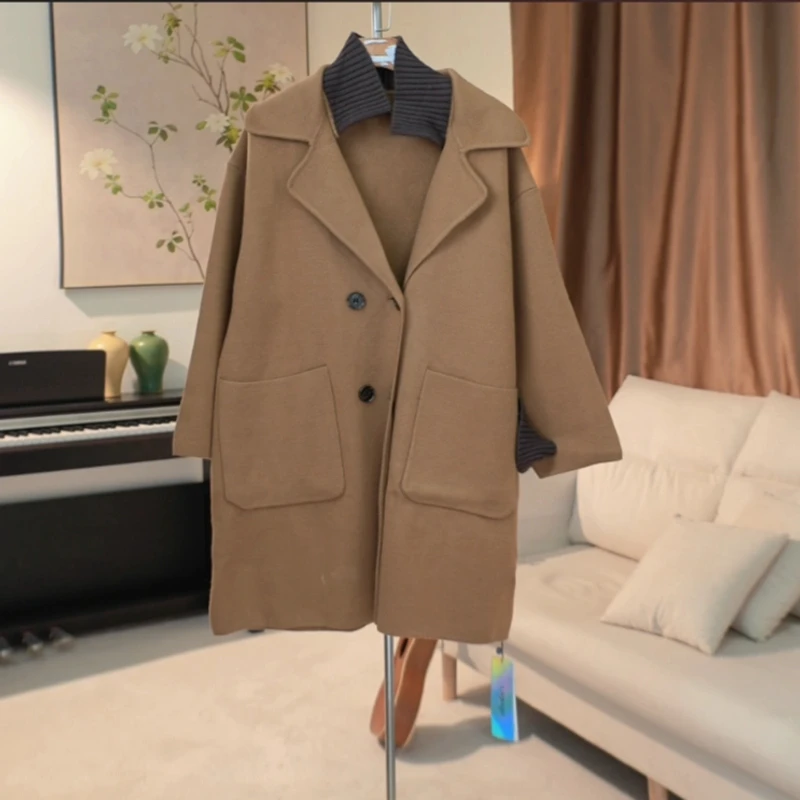 G264 秋冬时尚设计感拼接领针织大衣女 23YX48