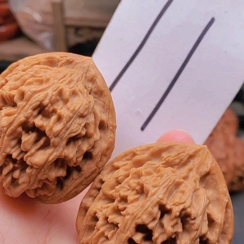 吊坠桃核43玉麒麟49克