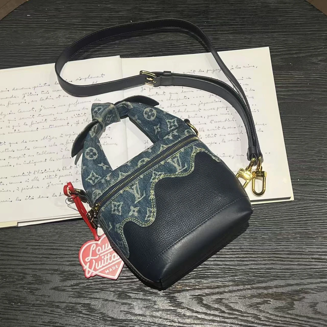 95新 LouisVuitton/路易威登 舍得 Lv 牛仔Nigo饭盒斜挎包