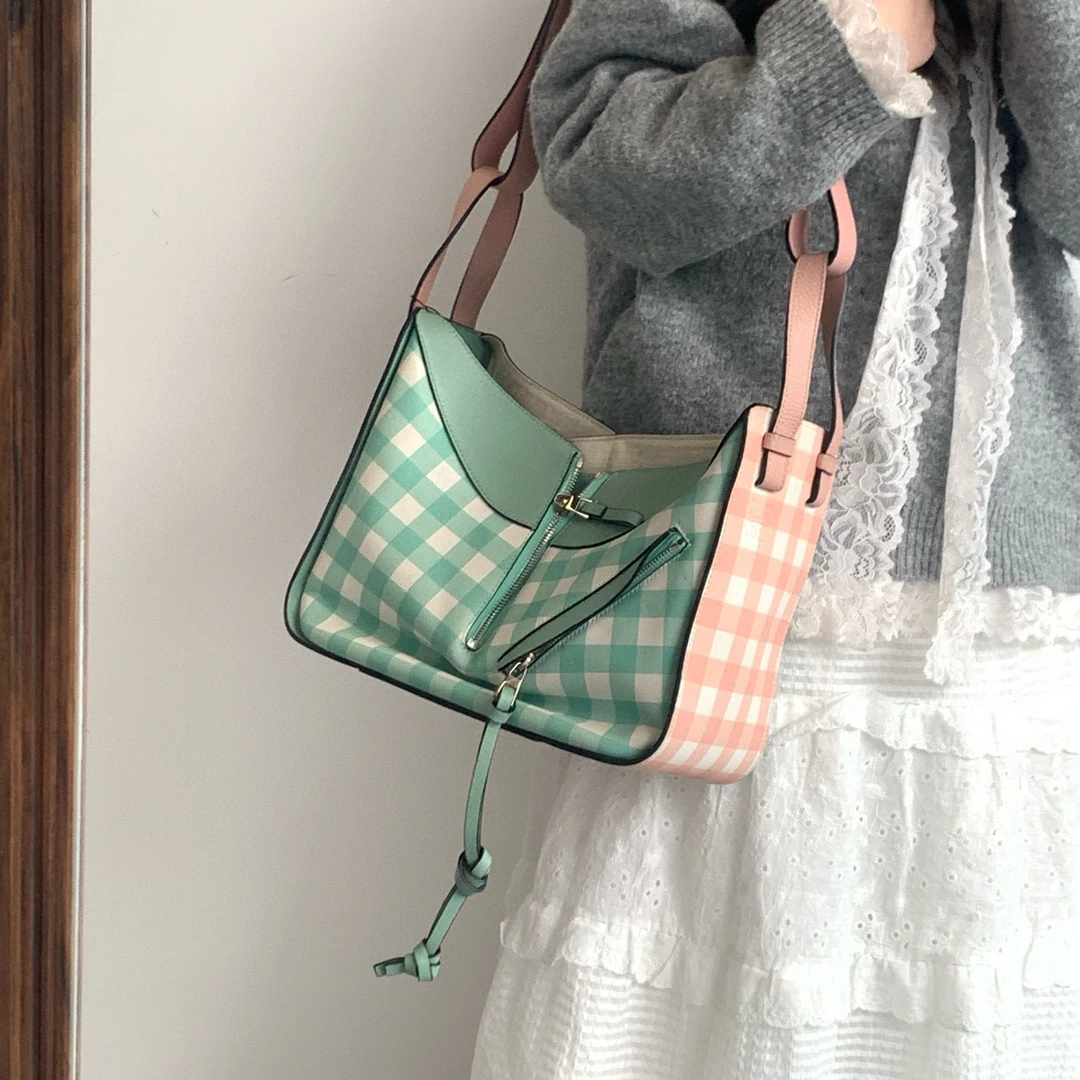 95新 LOEWE/罗意威 loewe 马卡龙粉拼清新绿格纹吊床包 hammock