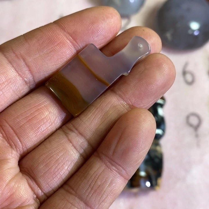 溱***濛玛瑙/玉髓未镶嵌珠宝奇石