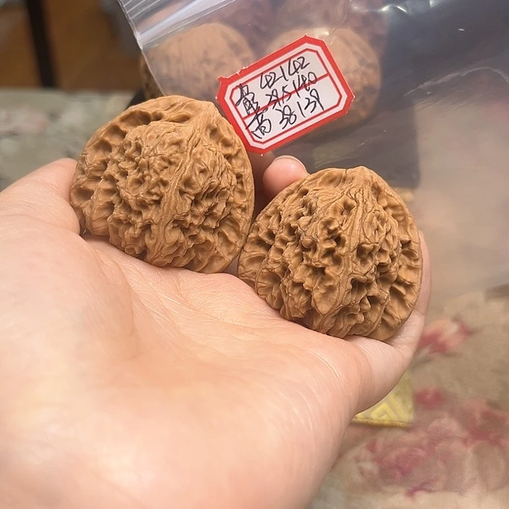 文玩核桃把件原产地南将石