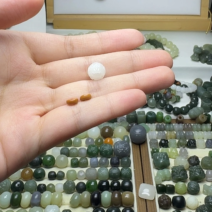 A***龙未镶嵌和田玉珠宝半成品和田玉白玉貔貅10