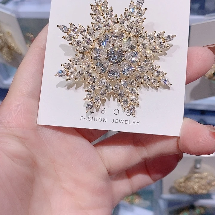 锆石铜合金雪花胸针 金色