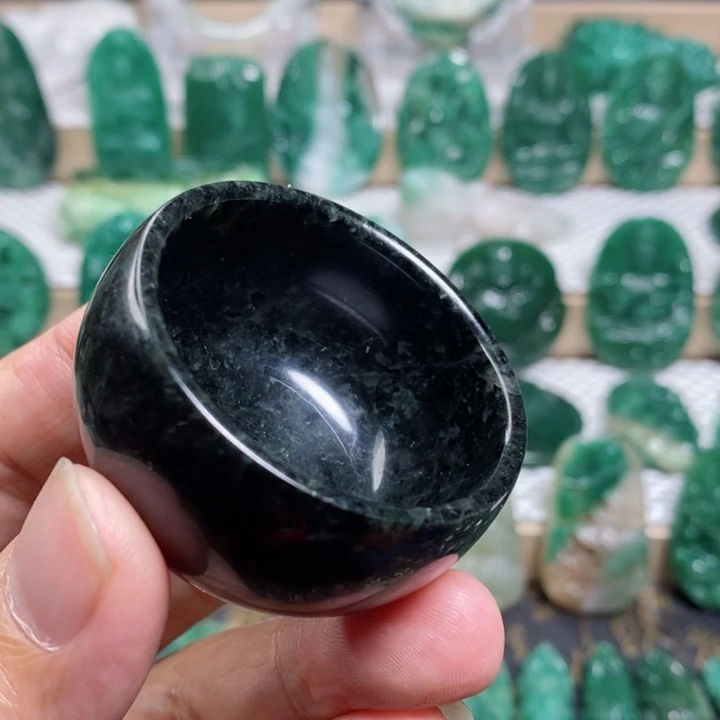 未镶嵌独山玉颈饰