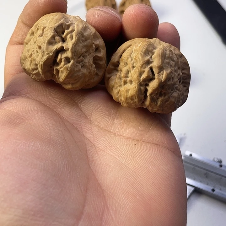 文玩核桃吊坠22蛤蟆42尺寸