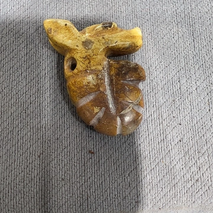 岫岩老玉（透闪石质玉）未镶嵌颈饰