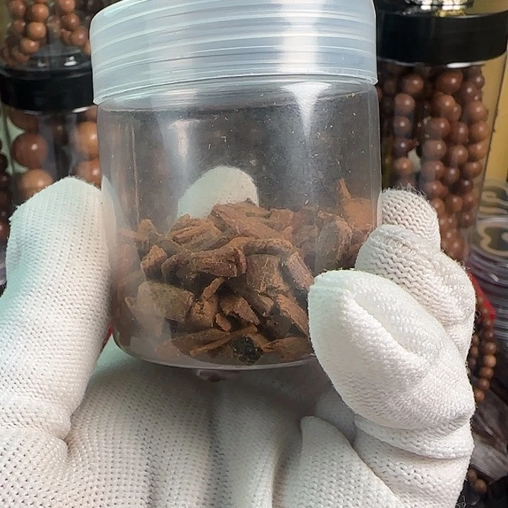 竹***风木质檀.檀香木…………500g碎料