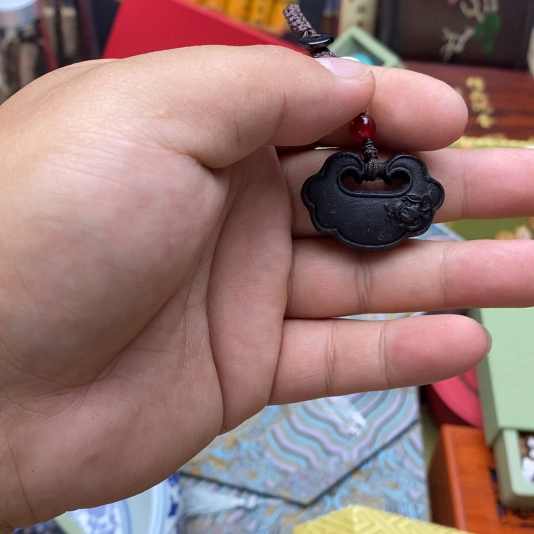 大叶紫檀（黑酸枝木类）