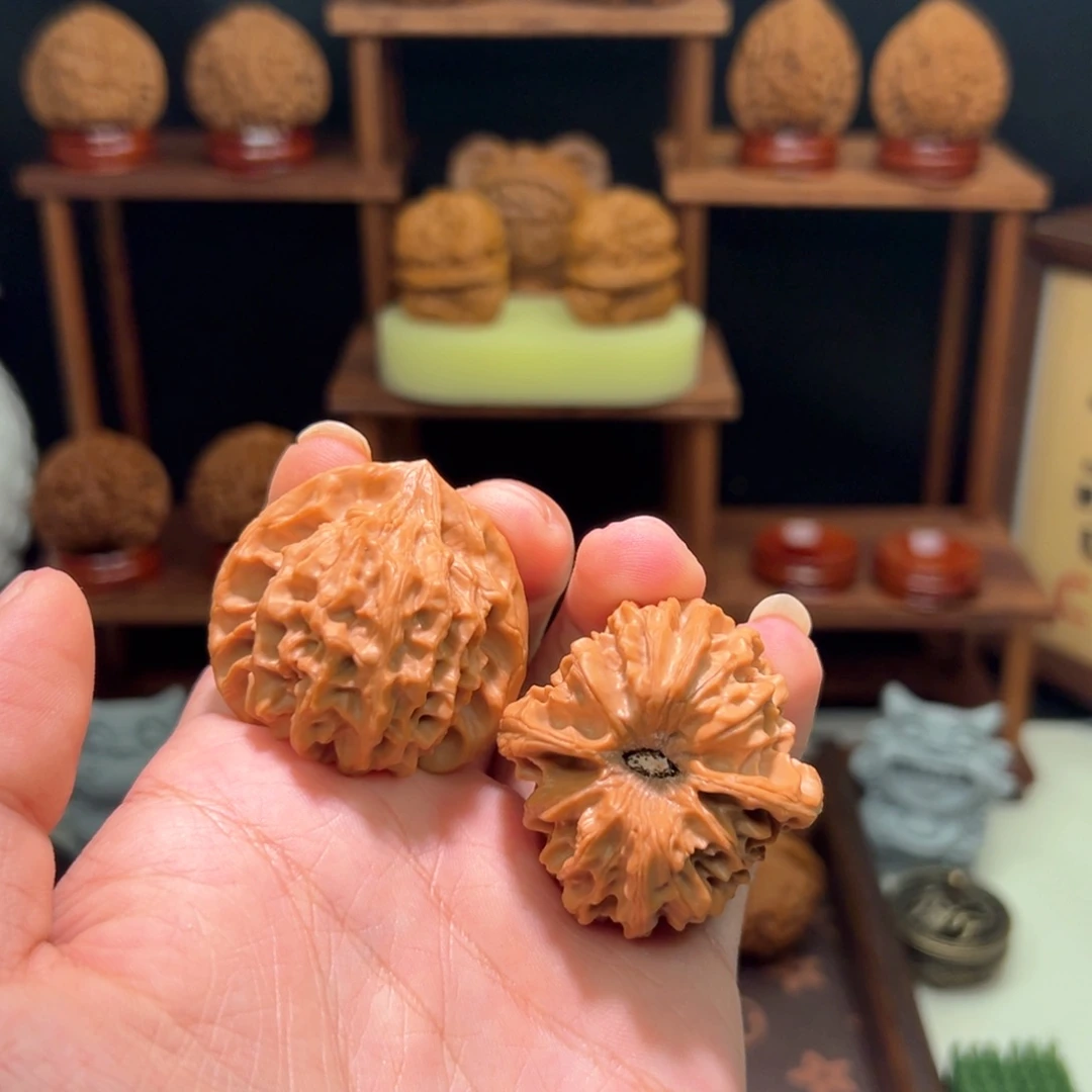 文玩核桃吊坠尖有蹭的41凹底龙门涧