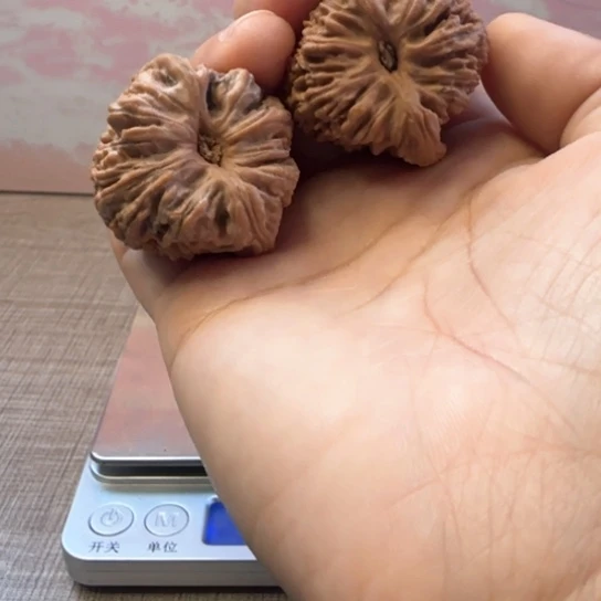 桃核吊坠报****字核桃