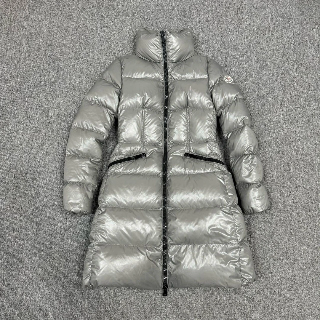 99新 MONCLER 10808097 nz 蒙口 灰色亮面中长款羽绒服外套 1码