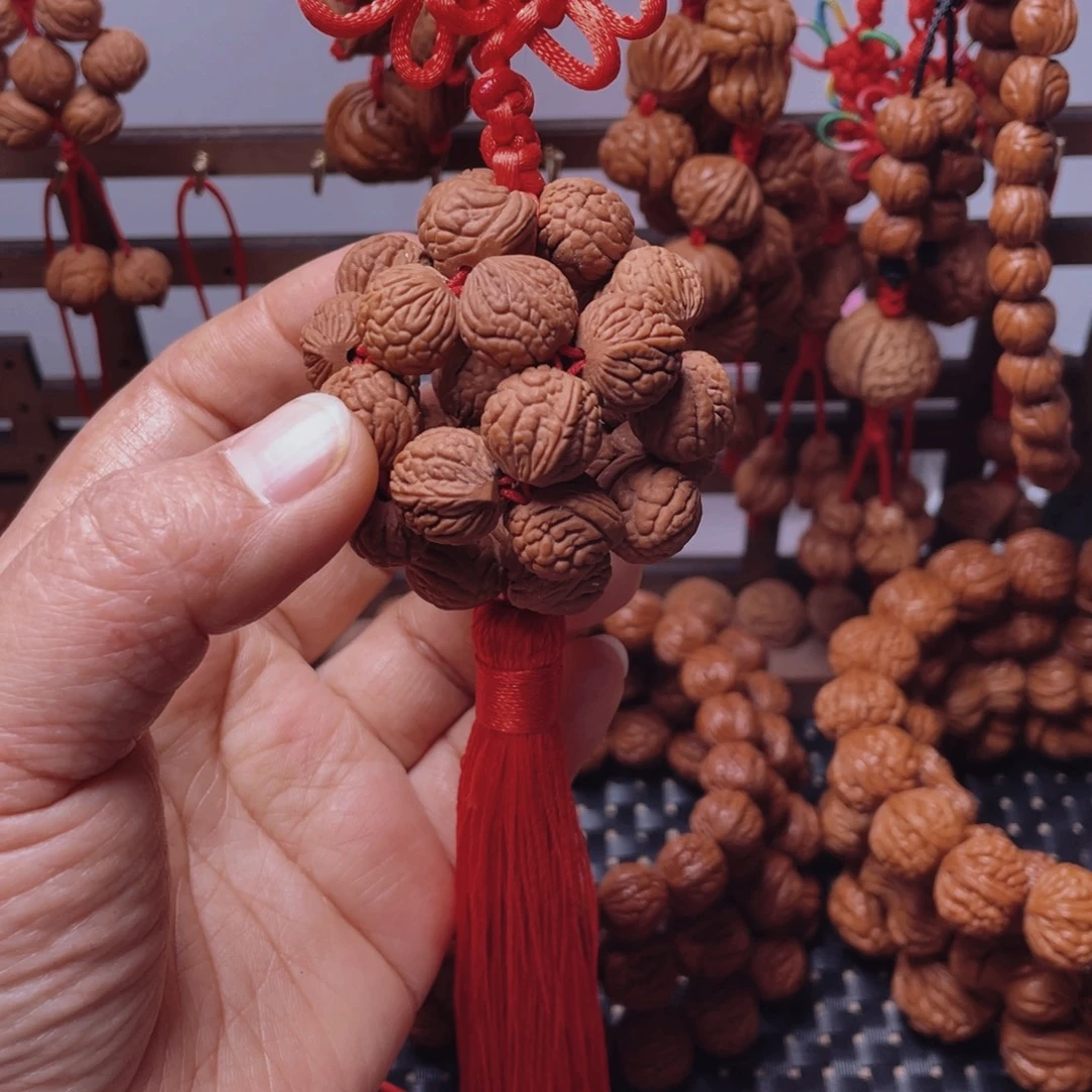 木质类龙纹桃枭挂件